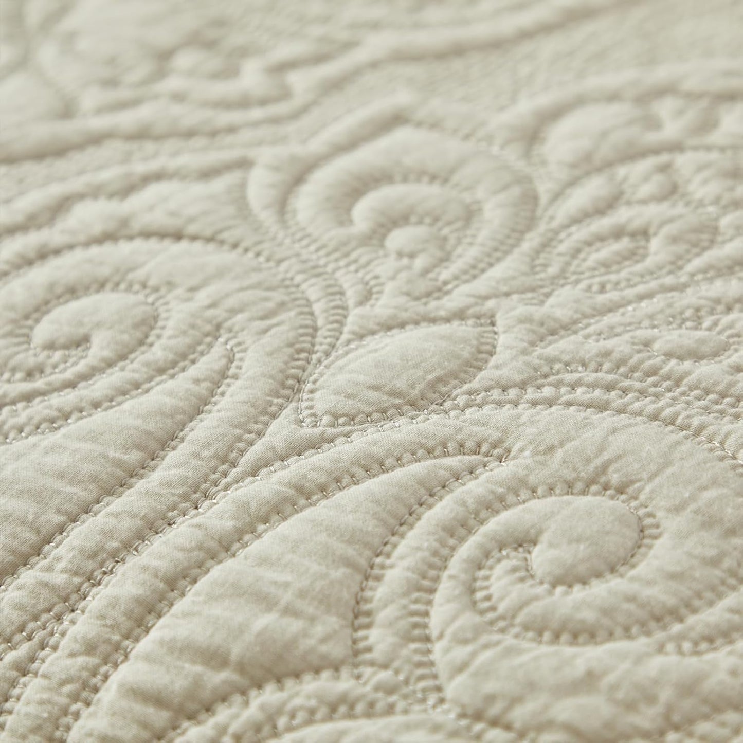 Queen Size Quilt Set Cotton Beige Quilted Comforter Set Luxury Paisley Matelasse Coverlet Set 3-Piece