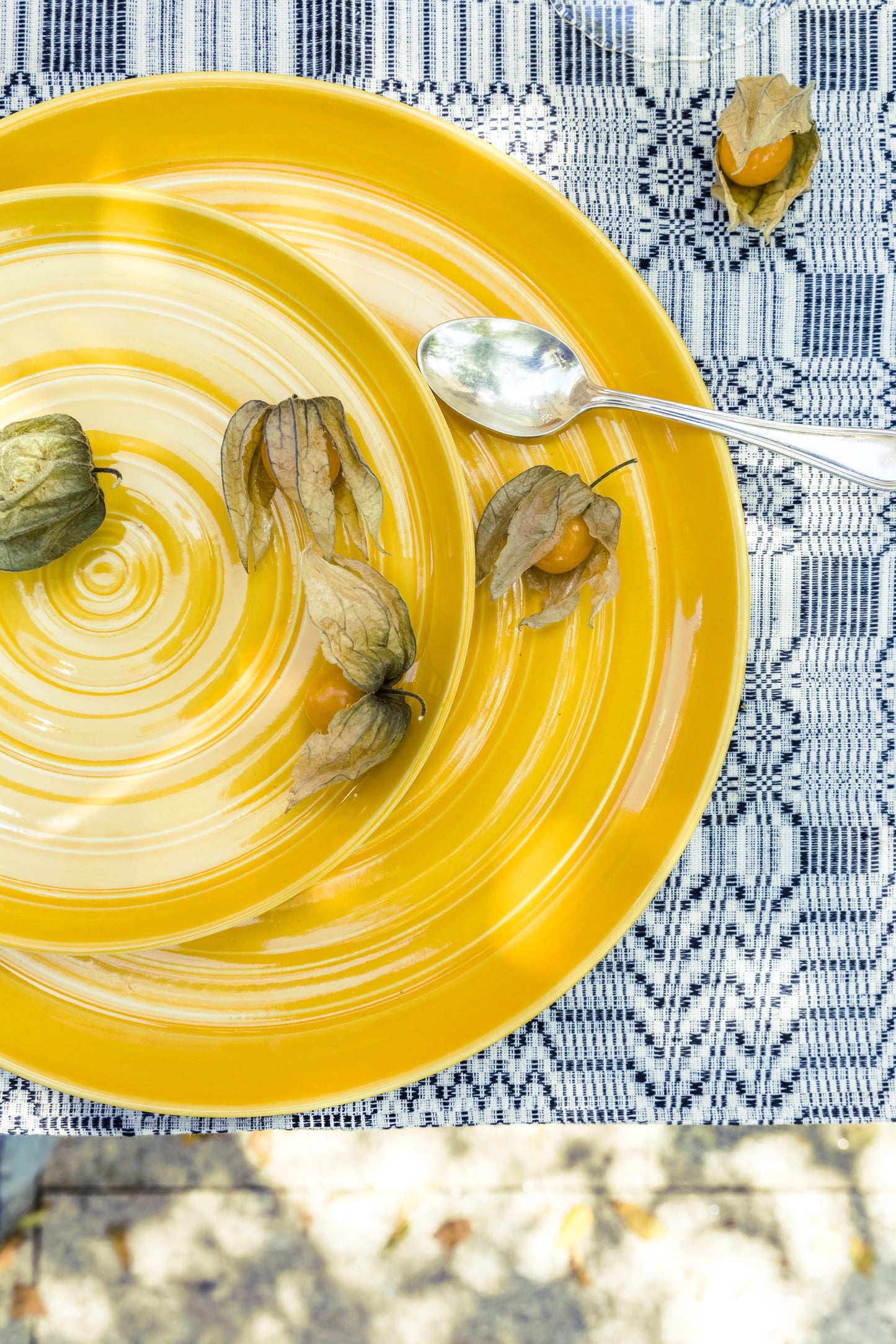 Farmhouse 16-Piece Dinnerware Set, Yellow