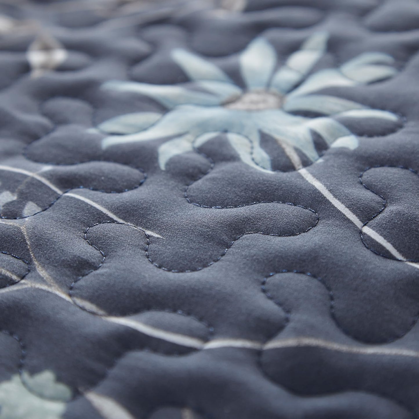 Oversized Queen Size Quilt Bedding Set, All Season Lightweight Bedspread, Boho Coverlet Full Size, Floral Bedding 3-Piece Set with Two Matching Shams, Full/Queen, Blue