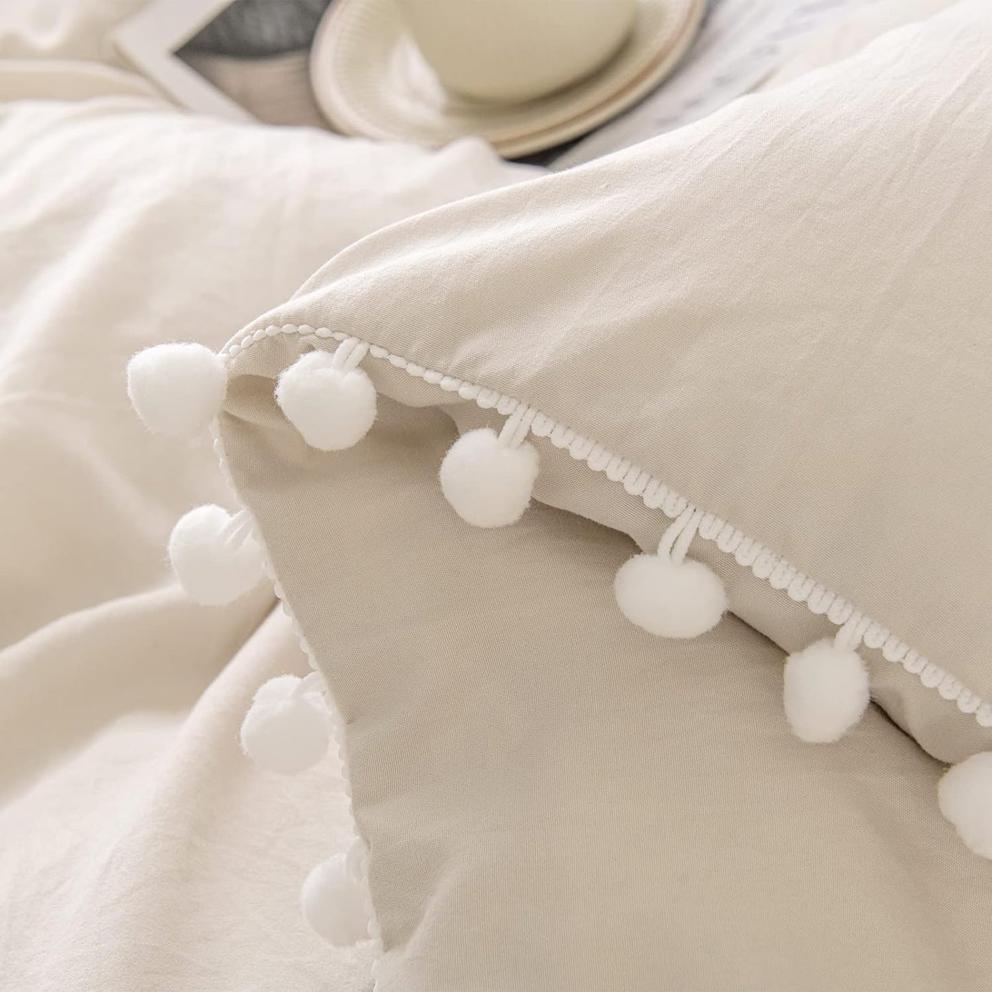 Beige Boho Comforter Set Pom Pom Comforter Queen Aesthetic Room Decor Cute Ball Fringe Farmhouse Bedding Set Queen Ultra Soft Microfiber Lightweight Comforter Set(Beige,Queen)