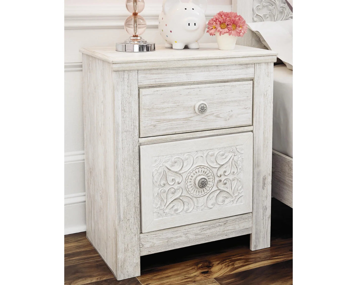 Traditional Paxberry 2 Drawer Nightstand, Whitewash