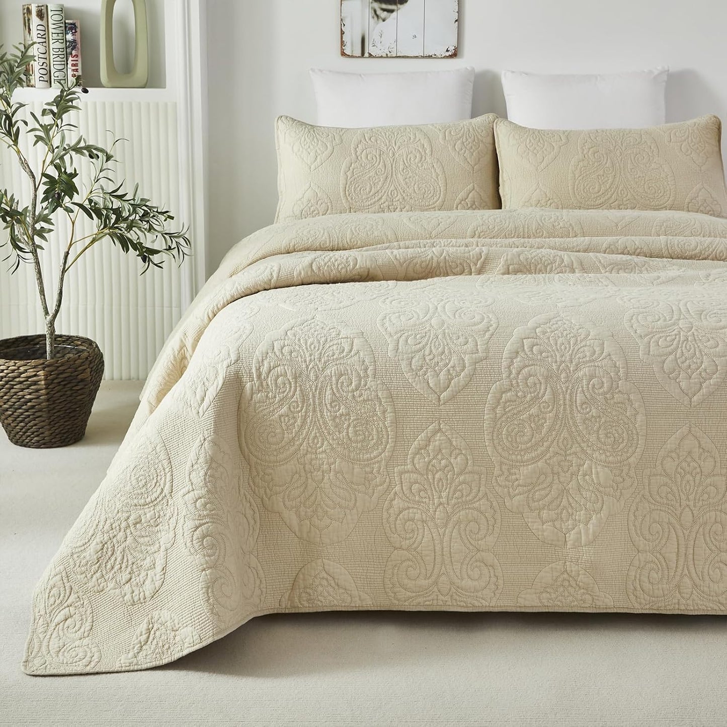 Queen Size Quilt Set Cotton Beige Quilted Comforter Set Luxury Paisley Matelasse Coverlet Set 3-Piece
