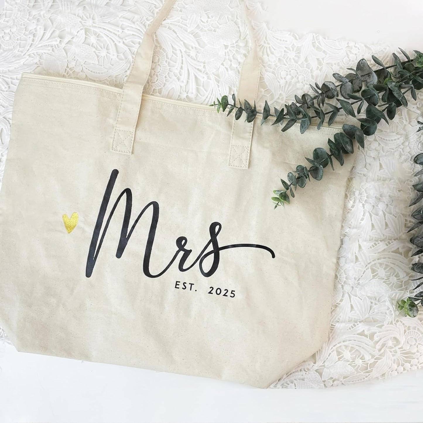 Mrs. Bag 2025 Future Mrs Bride Gifts for Wedding Engagement Bachelorette Party Honeymoon Bridal Shower Gifts for Bride to Be Tote Canvas Cotton Beach Shoulder Bag with Zipper and Pocket