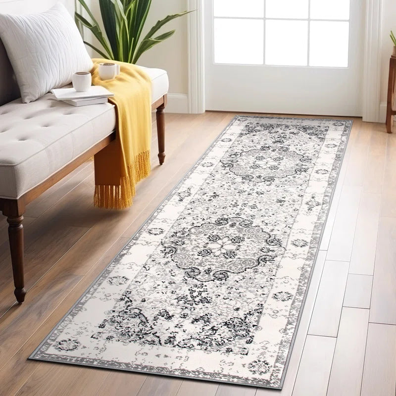 Hector Performance Oriental Gray/Ivory/Black Indoor Rug