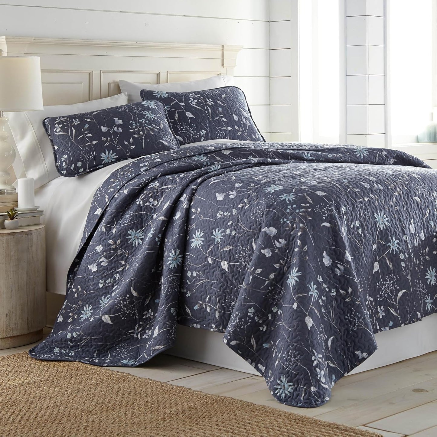Oversized Queen Size Quilt Bedding Set, All Season Lightweight Bedspread, Boho Coverlet Full Size, Floral Bedding 3-Piece Set with Two Matching Shams, Full/Queen, Blue