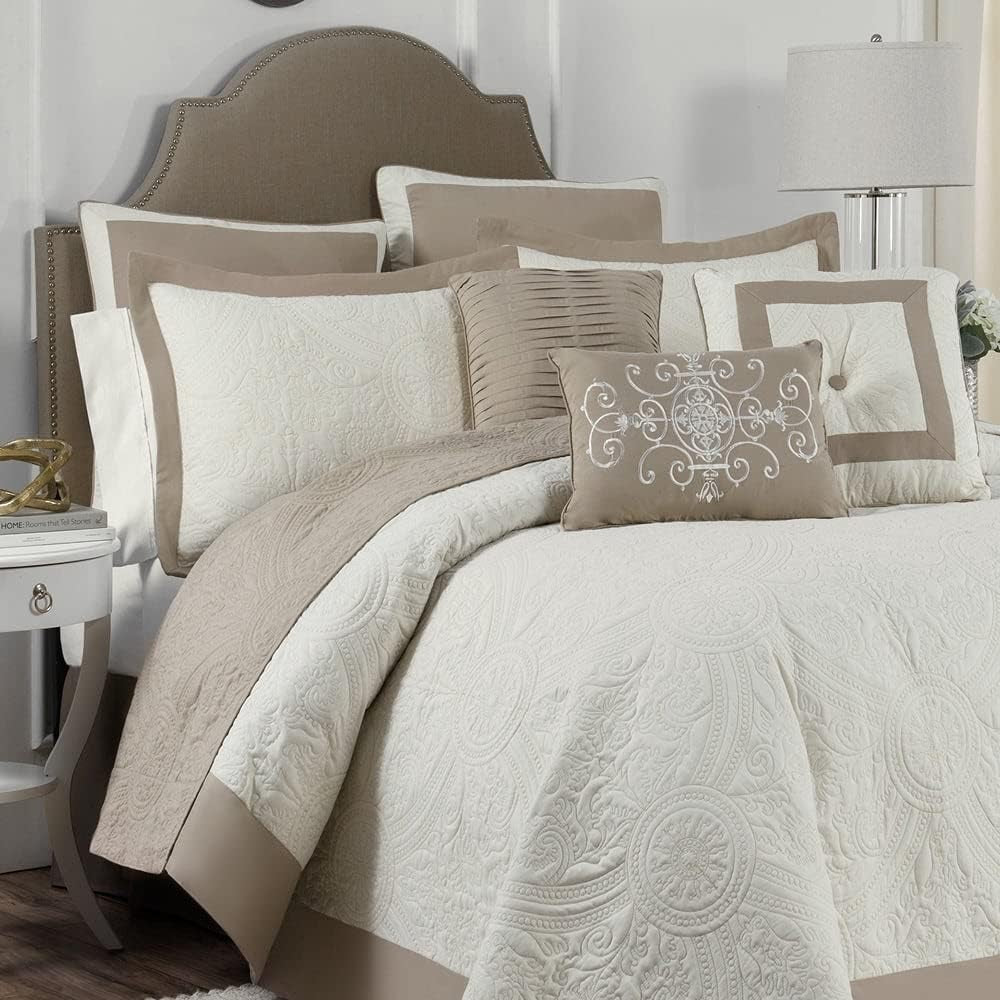 Bensonhurst Modern Farmhouse Medallion Bed Spread, California King, Ivory
