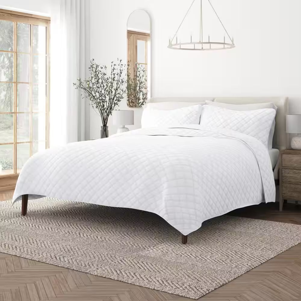 All Season 3-Piece White Diamond Stitch Microfiber Quilt Set, King/Calking