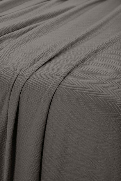 Metro All-Season Cotton Blanket, Woven Blanket for Couch, Bed, Bedding, Farmhouse, Home Essentials, Cute and Cozy Bohemian Blankets, Herringbone Weave, Full/Queen, Charcoal