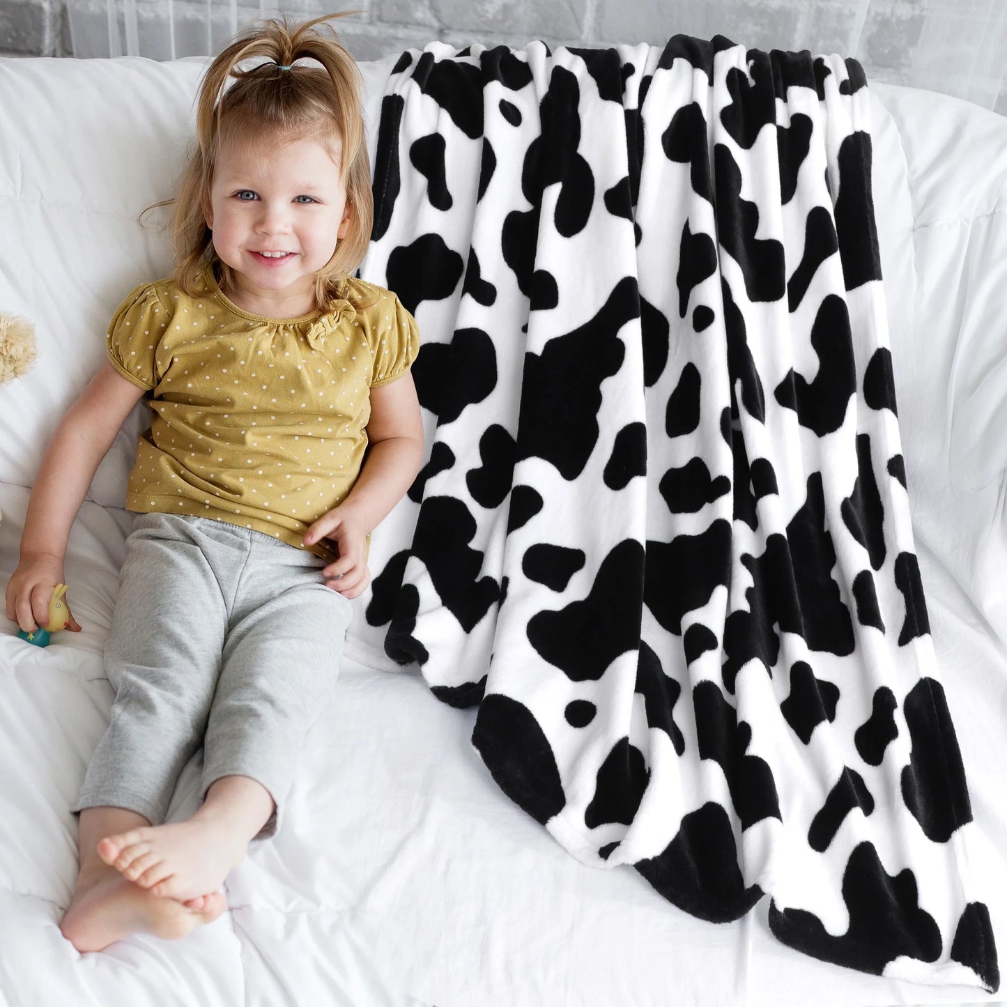 Cow Printed Soft Lightweight Bed 300GSM Flannel Throw Blanket 39" X 51"