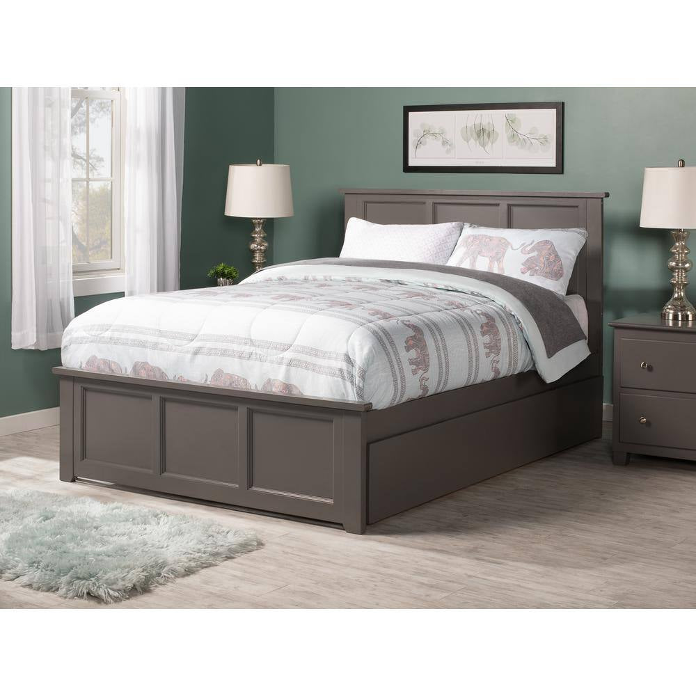 Madison Full Platform Bed with Matching Foot Board with Twin Size Urban Trundle Bed in Grey