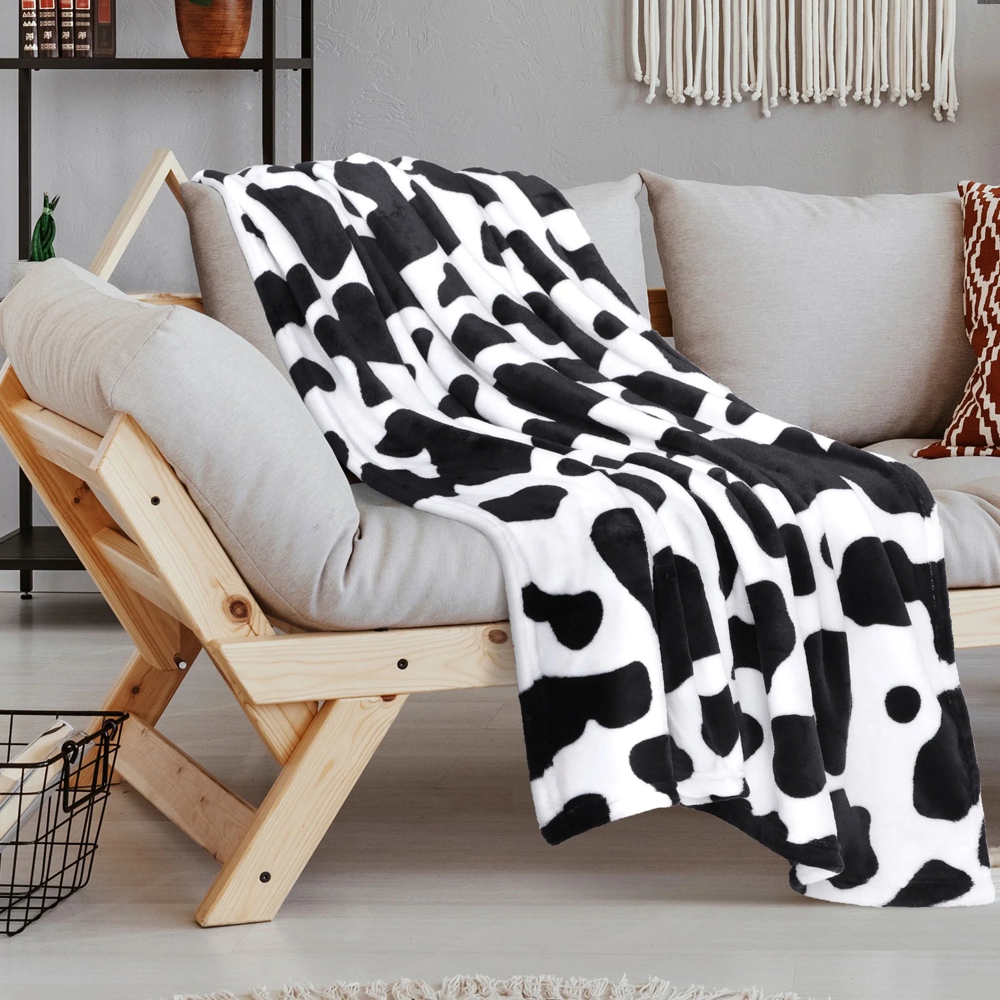 Cow Printed Soft Lightweight Bed 300GSM Flannel Throw Blanket 39" X 51"