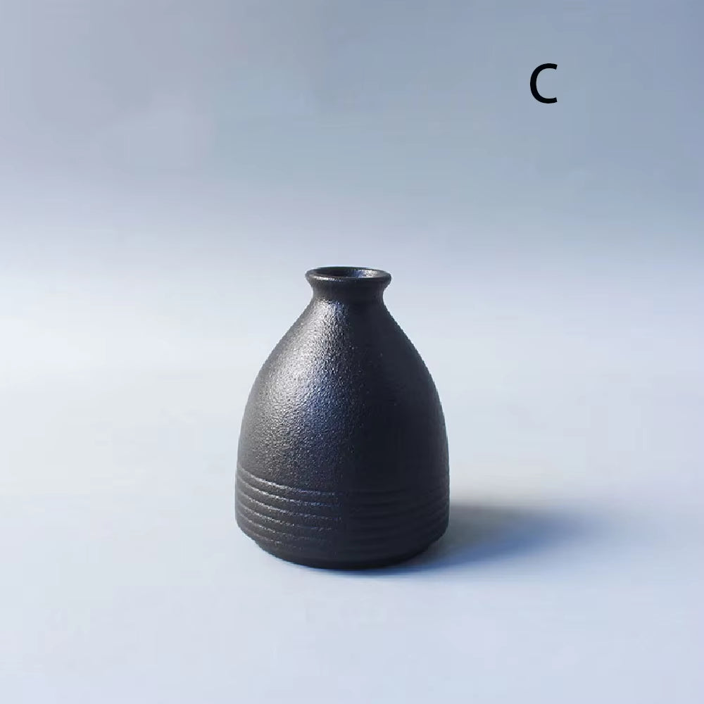 Ceramic Small Vase, Home Decoration Handicraft Desktop Decoration, Black Small Vase Simple Japanese Decoration