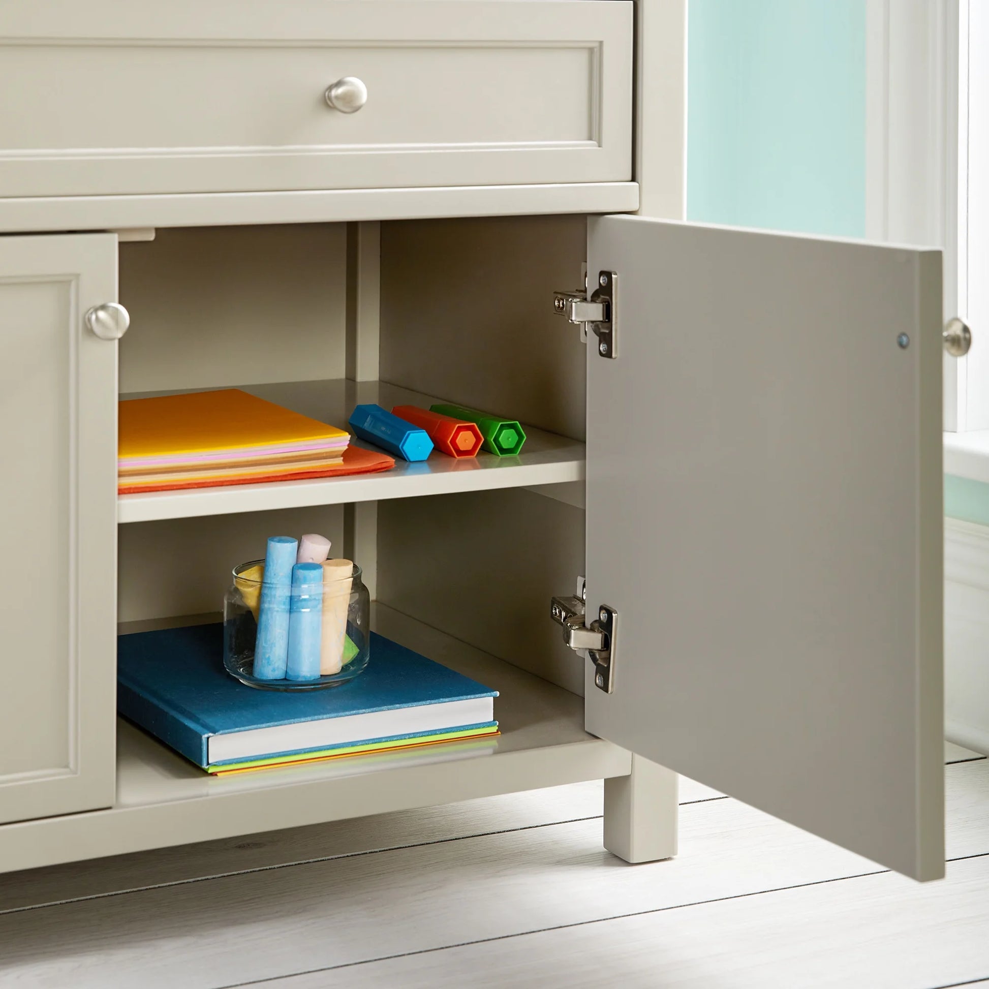 Crafting Kids' Artwork Storage