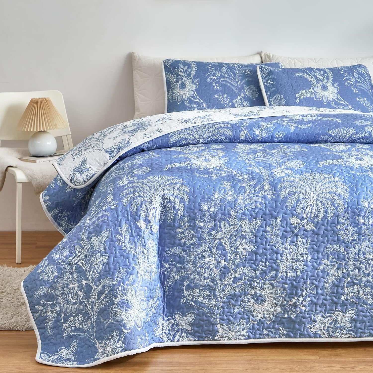 Reversible Quilt Set Twin Size, 2 Pieces White Blue Botanical Floral Printed Summer Bedding Set, Soft Microfiber Lightweight Bedspread/Coverlet for All Season - 68"X86"
