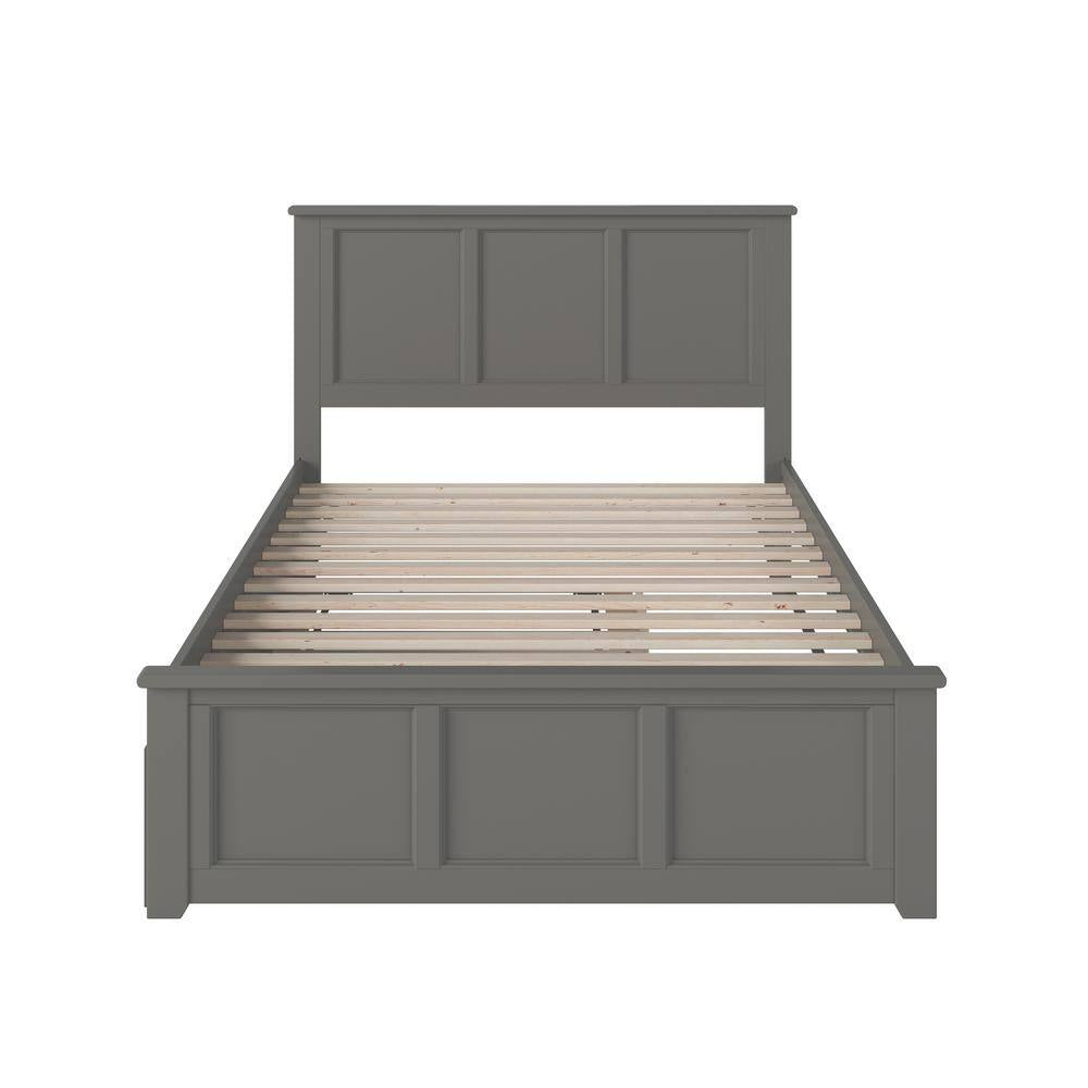 Madison Full Platform Bed with Matching Foot Board with Twin Size Urban Trundle Bed in Grey