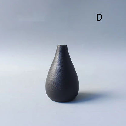 Ceramic Small Vase, Home Decoration Handicraft Desktop Decoration, Black Small Vase Simple Japanese Decoration