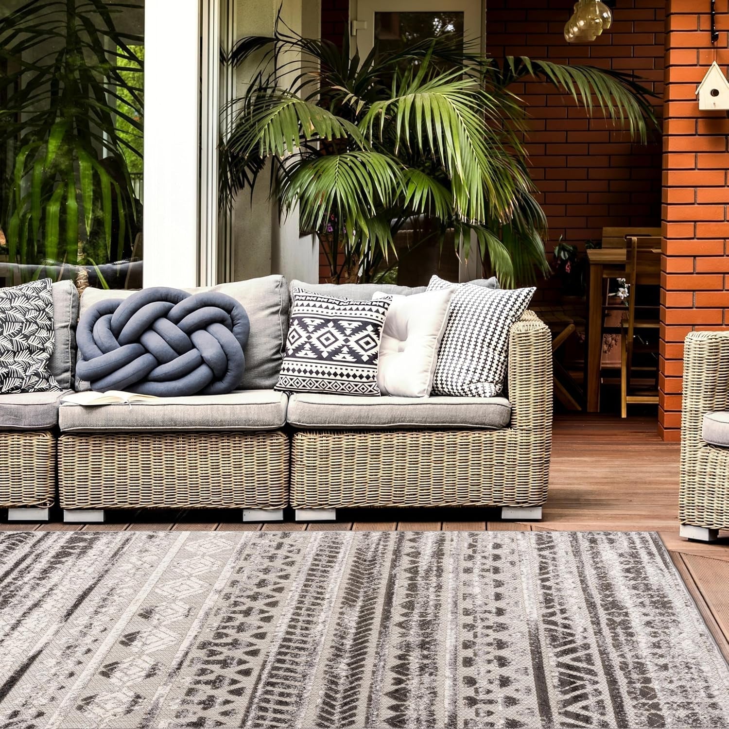 Modern Stripes Geometric Indoor/Outdoor Area Rug 5' X 7' Gray